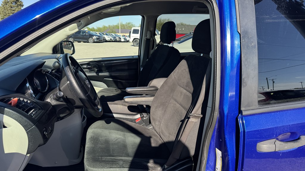 Photo 15 of this DODGE GRAND CARAVAN