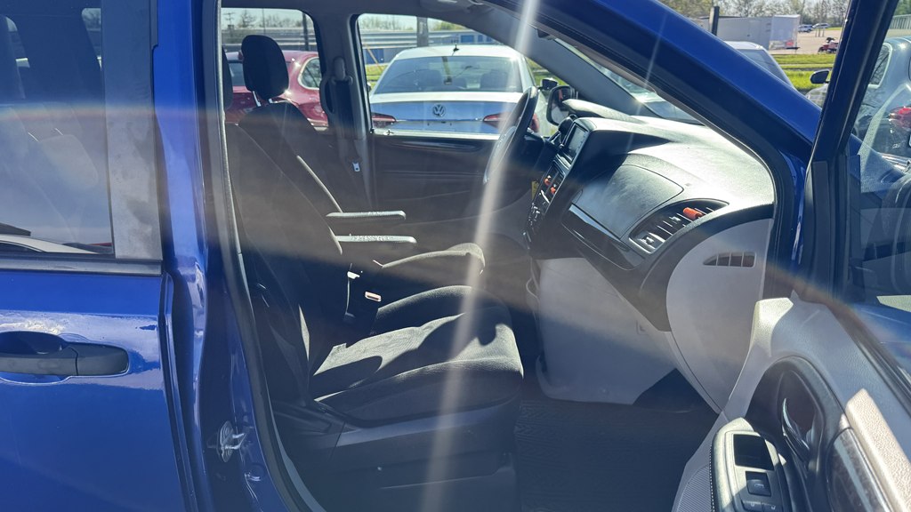 Photo 27 of this DODGE GRAND CARAVAN