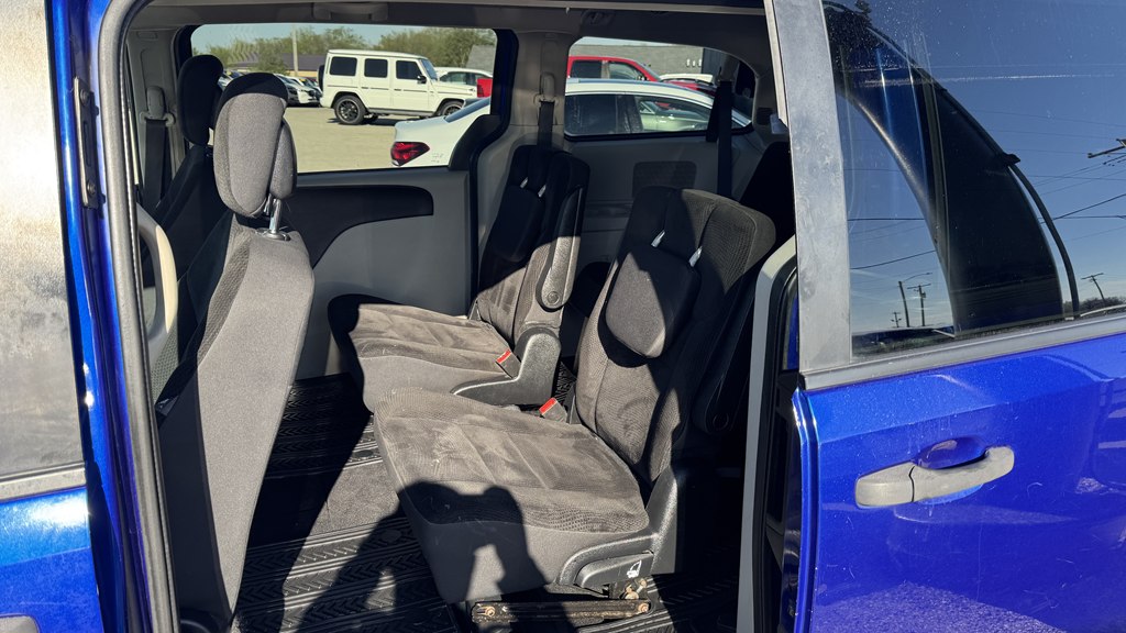 Photo 20 of this DODGE GRAND CARAVAN