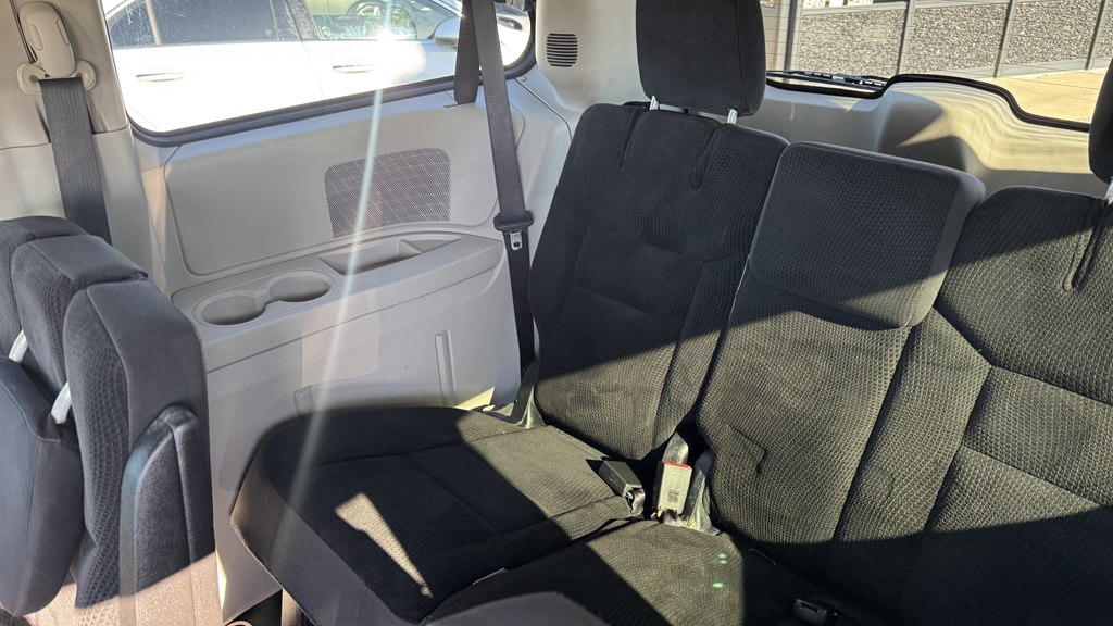 Photo 21 of this DODGE GRAND CARAVAN