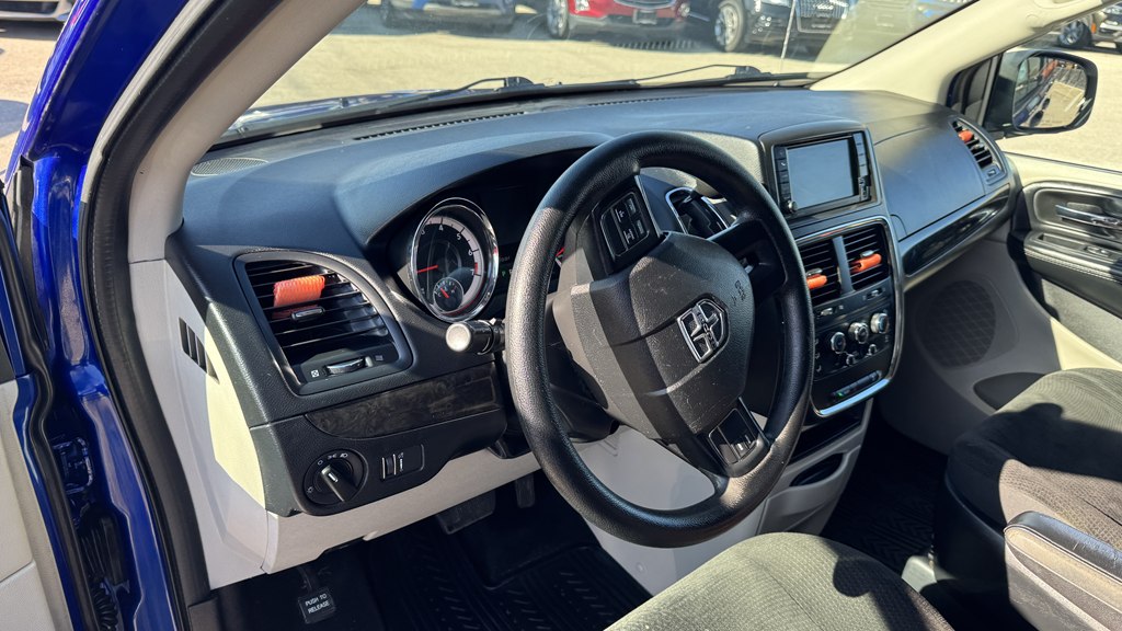 Photo 14 of this DODGE GRAND CARAVAN