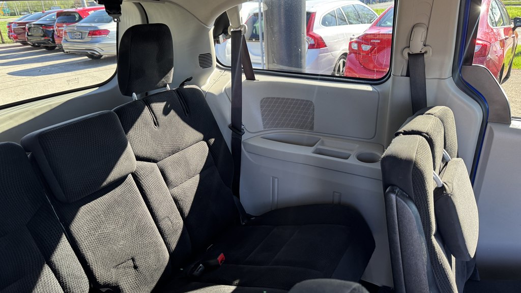 Photo 24 of this DODGE GRAND CARAVAN