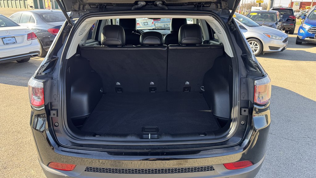 Photo 10 of this JEEP COMPASS