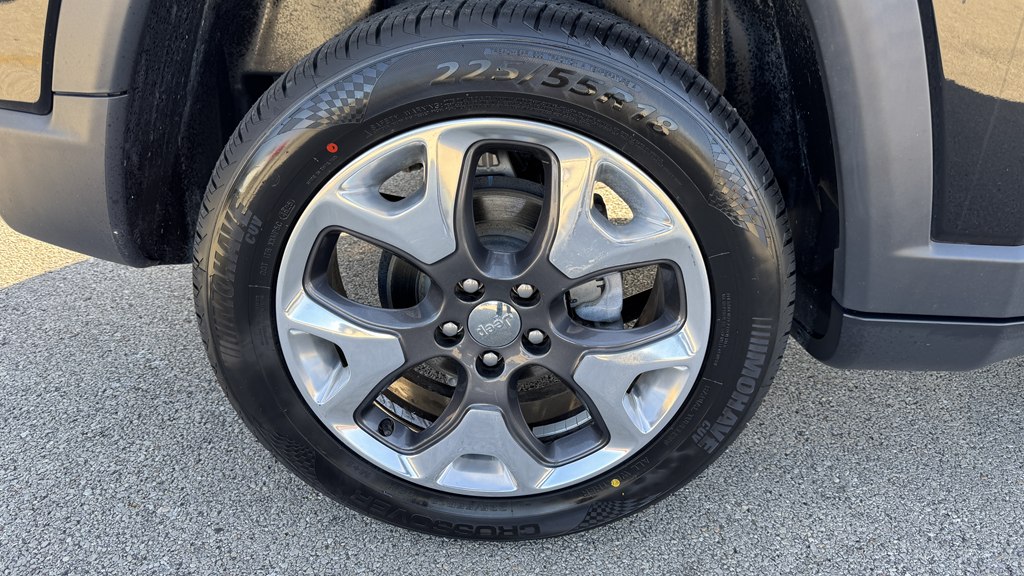 Photo 12 of this JEEP COMPASS