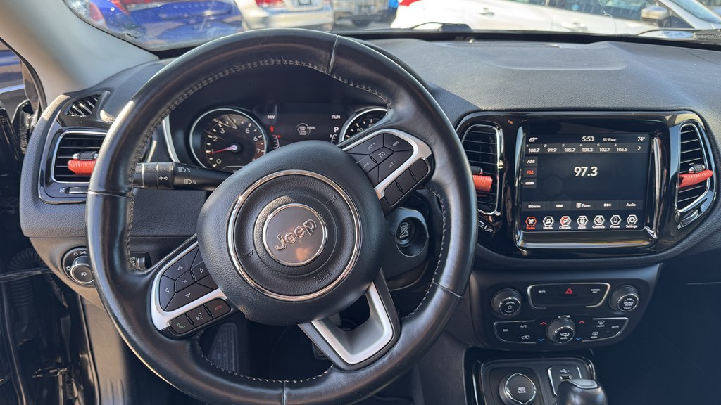 Photo 16 of this JEEP COMPASS