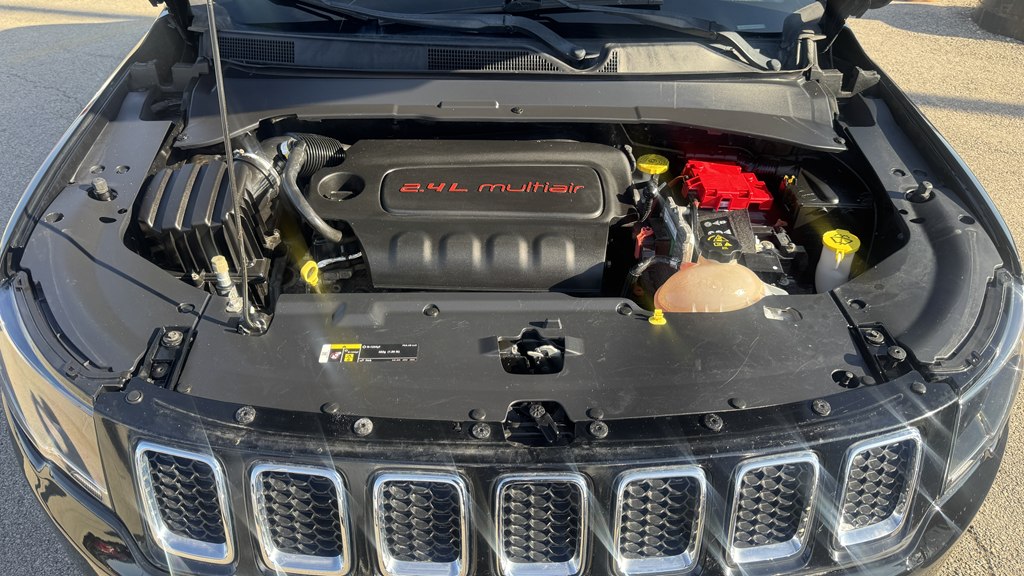 Photo 9 of this JEEP COMPASS