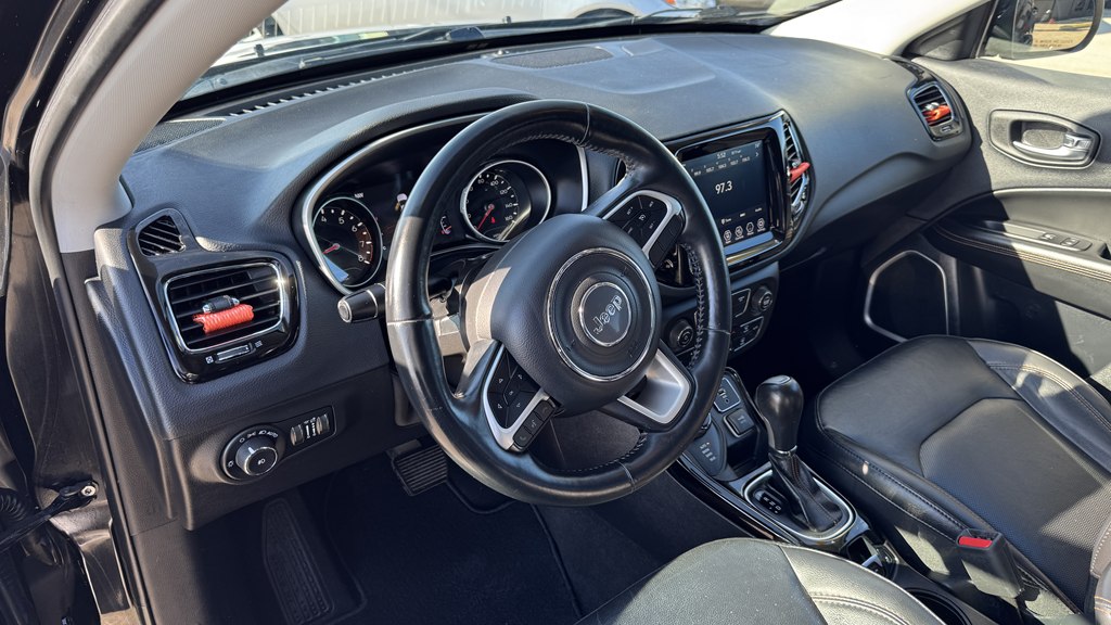Photo 14 of this JEEP COMPASS