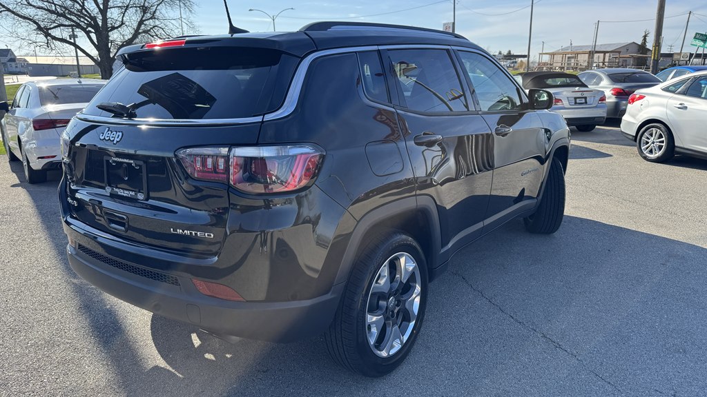 Photo 7 of this JEEP COMPASS