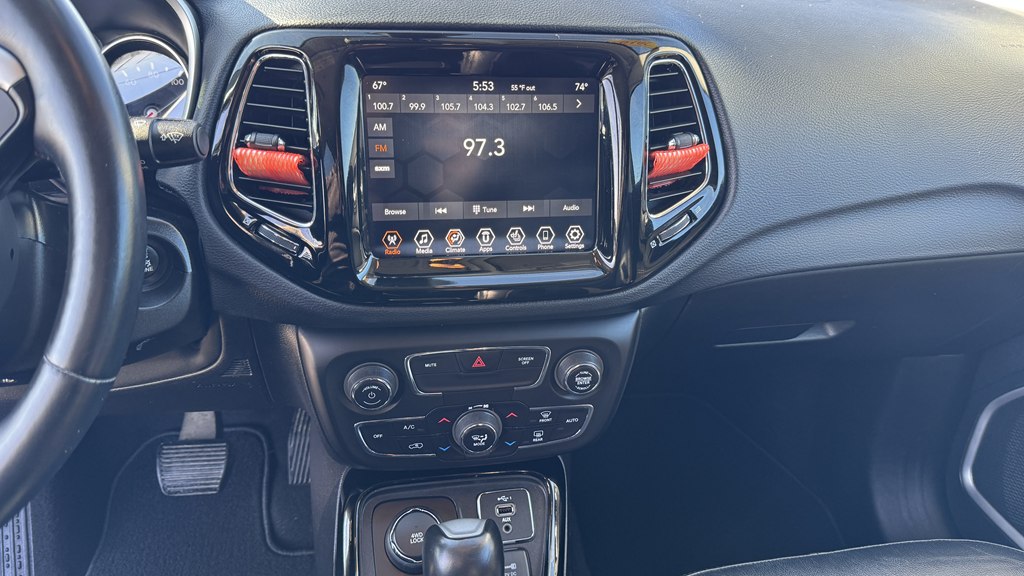 Photo 18 of this JEEP COMPASS