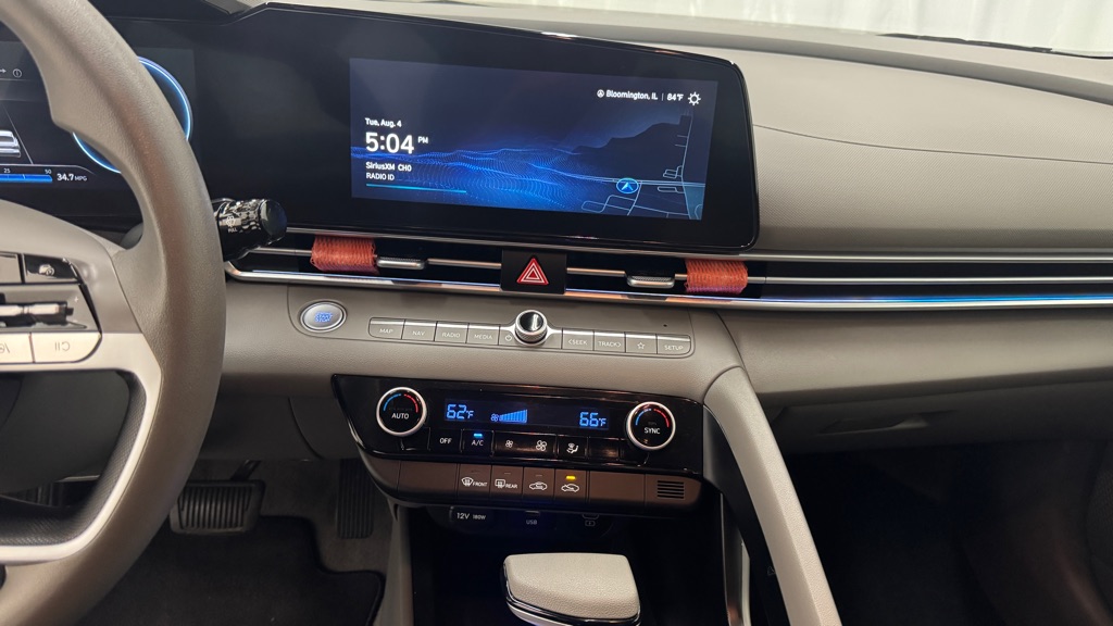 Photo 19 of this HYUNDAI ELANTRA