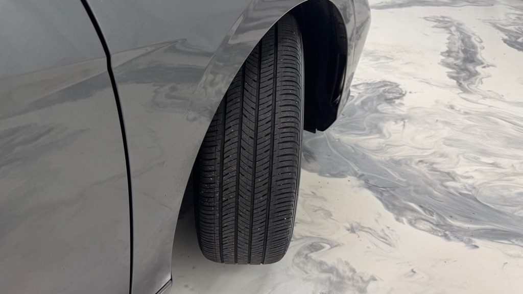 Photo 12 of this HYUNDAI ELANTRA