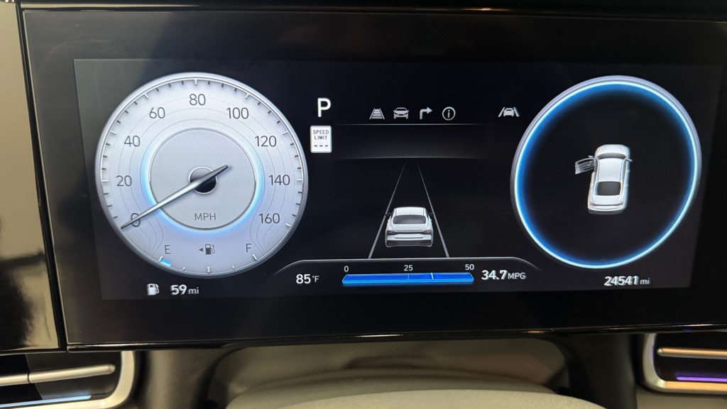Photo 18 of this HYUNDAI ELANTRA