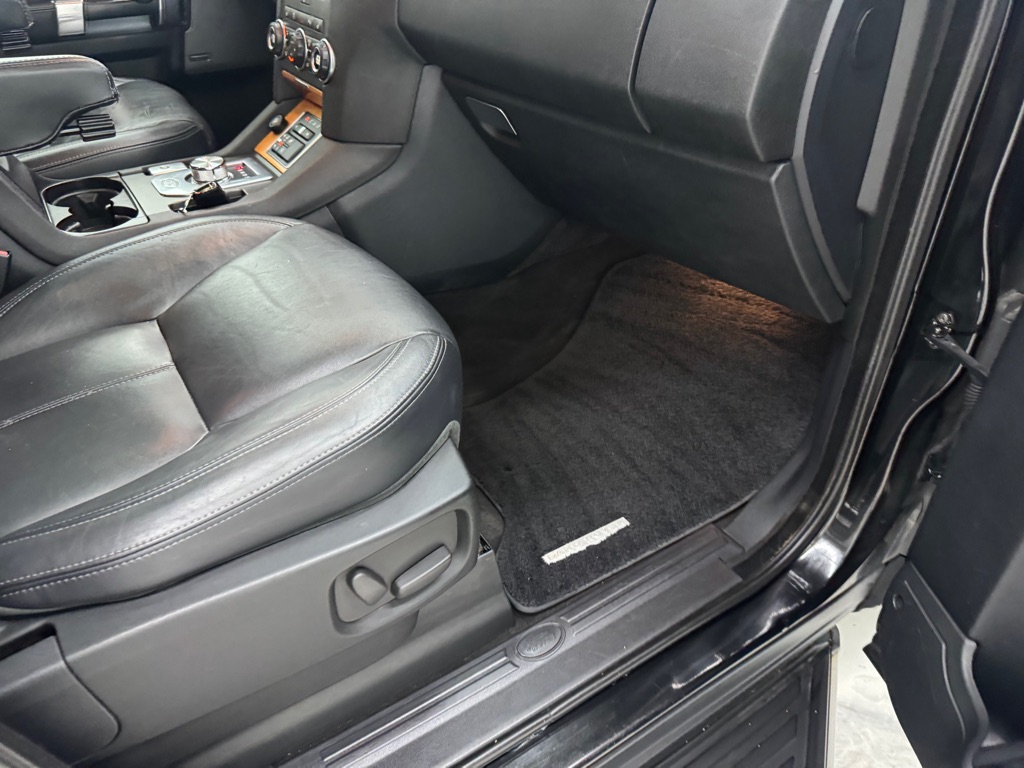 Photo 13 of this LAND ROVER LR4