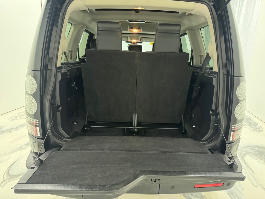 Photo 24 of this LAND ROVER LR4