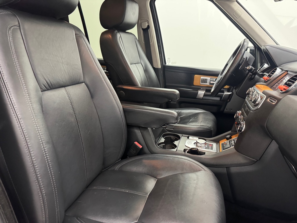 Photo 14 of this LAND ROVER LR4