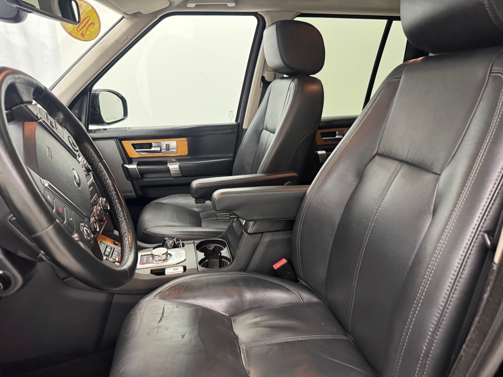 Photo 29 of this LAND ROVER LR4