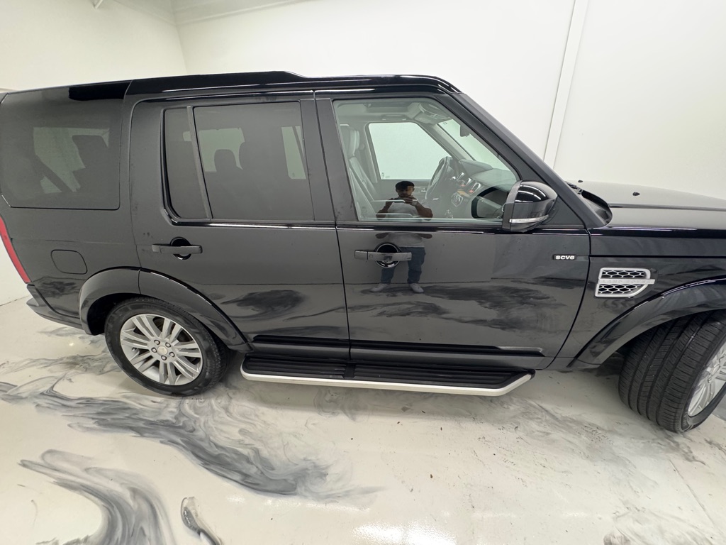 Photo 9 of this LAND ROVER LR4