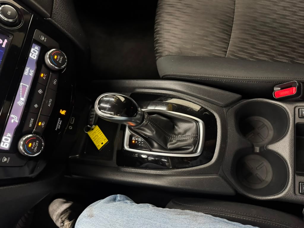 Photo 25 of this NISSAN ROGUE