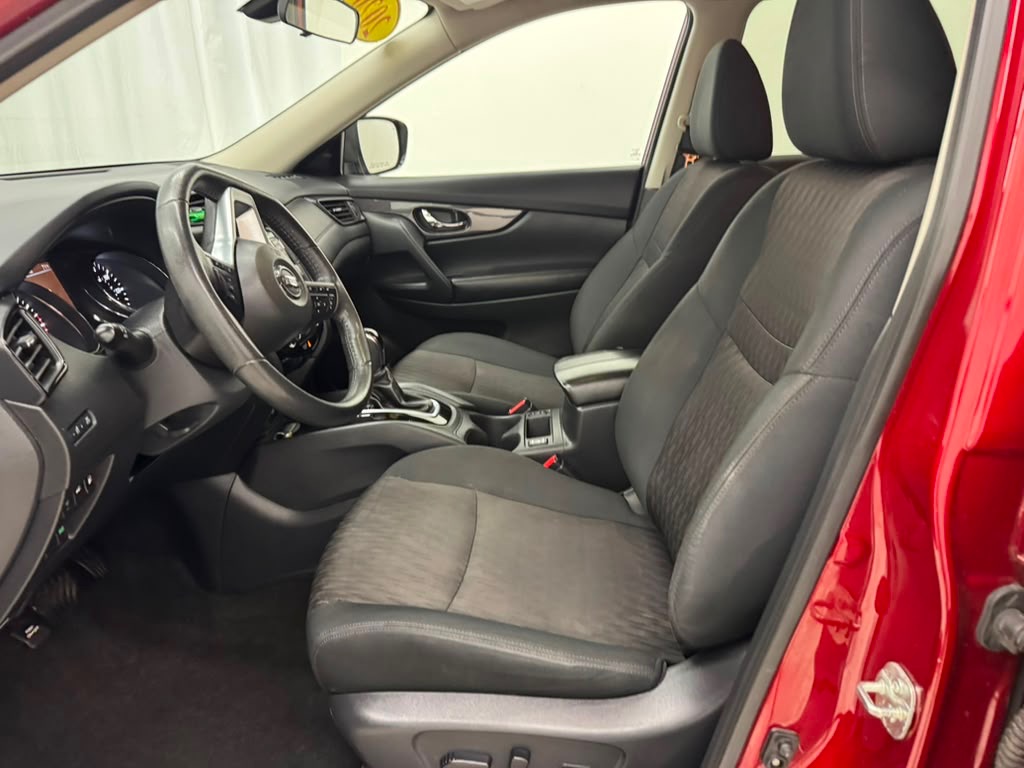 Photo 22 of this NISSAN ROGUE