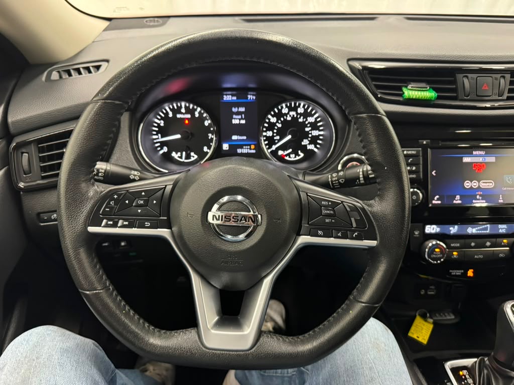 Photo 23 of this NISSAN ROGUE