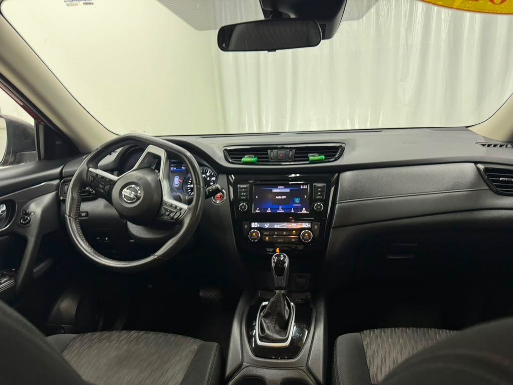Photo 17 of this NISSAN ROGUE