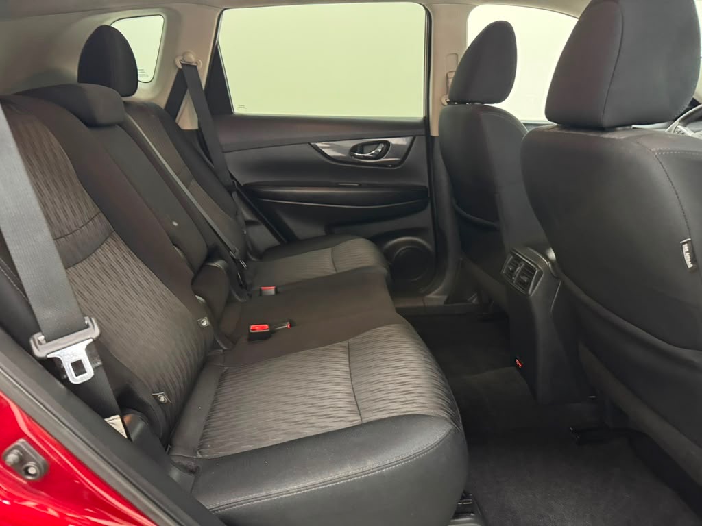 Photo 16 of this NISSAN ROGUE