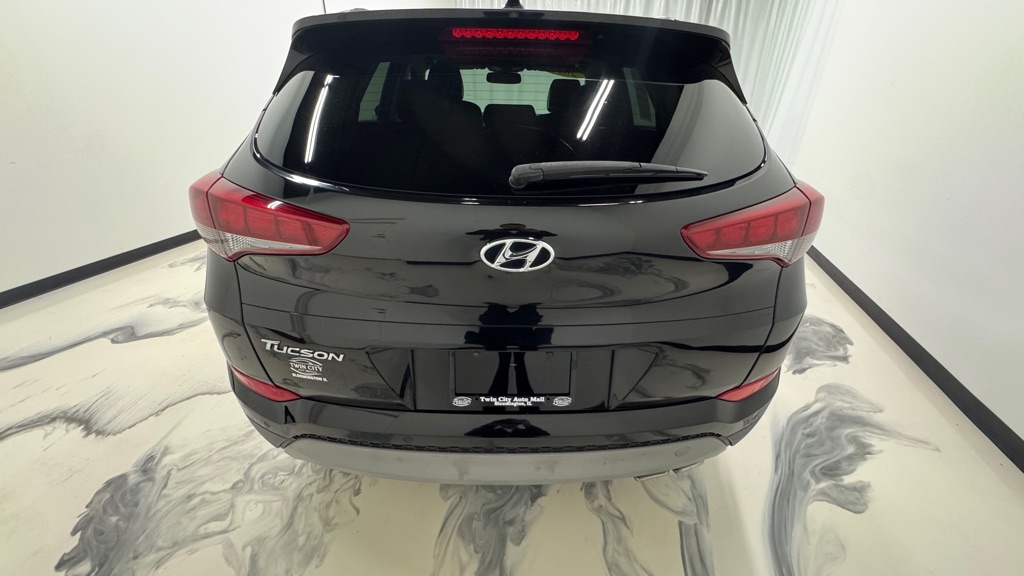 Photo 7 of this HYUNDAI TUCSON