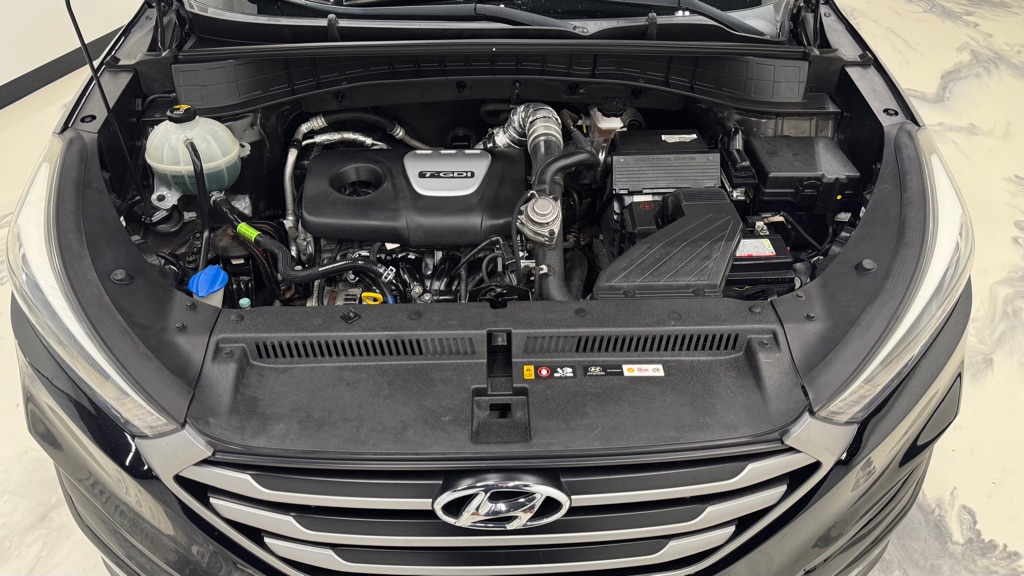 Photo 13 of this HYUNDAI TUCSON