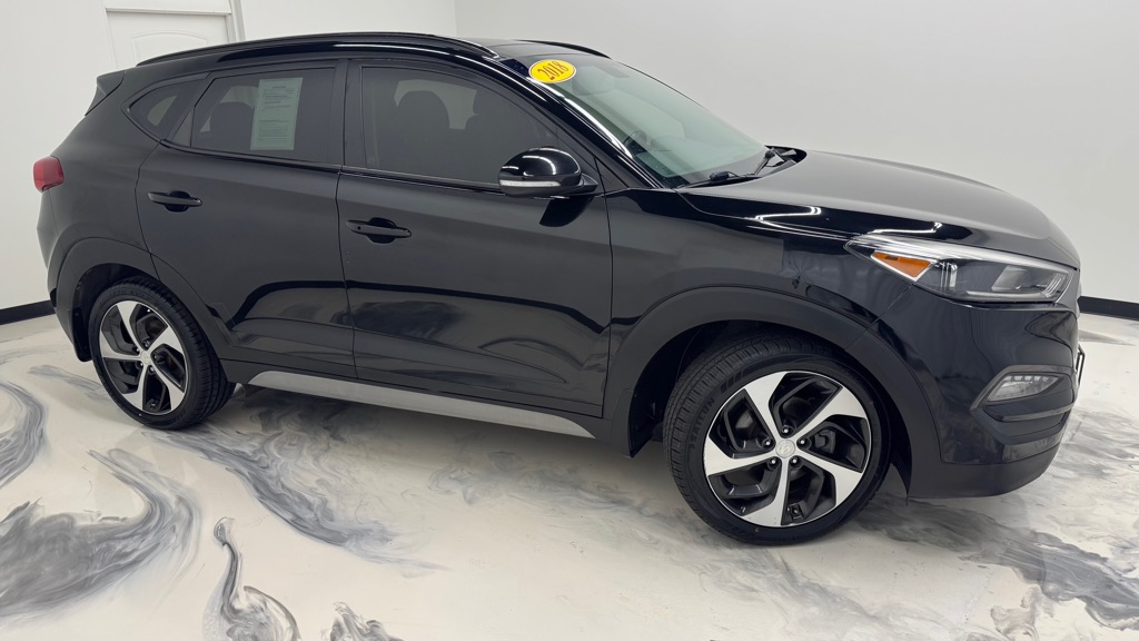 Photo 9 of this HYUNDAI TUCSON