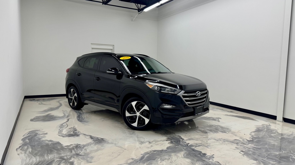 Photo 2 of this HYUNDAI TUCSON