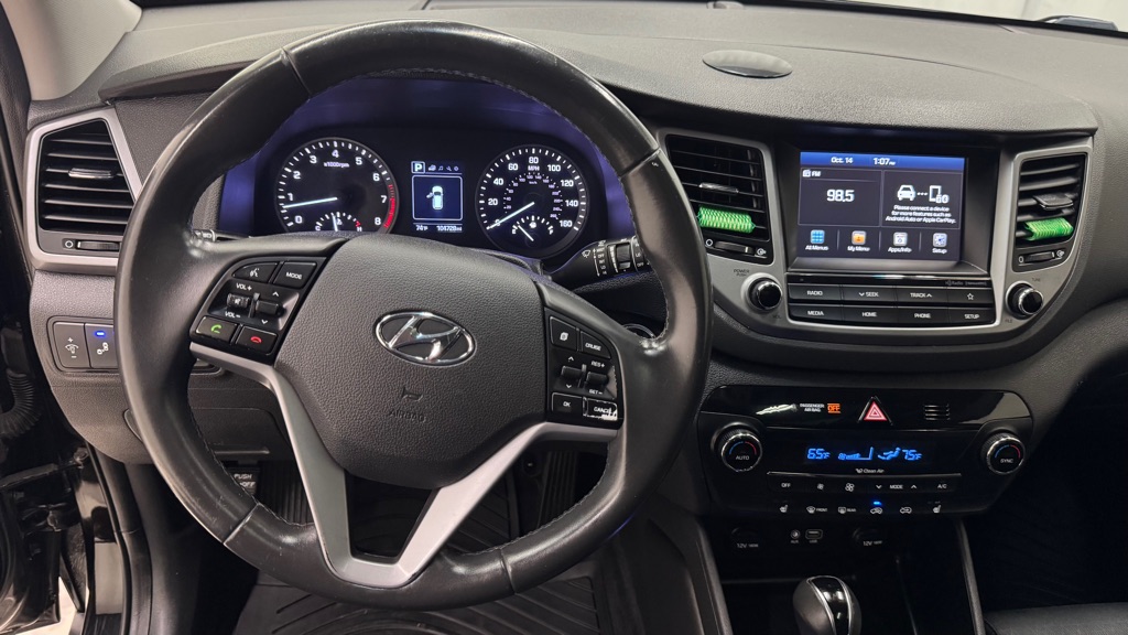 Photo 17 of this HYUNDAI TUCSON