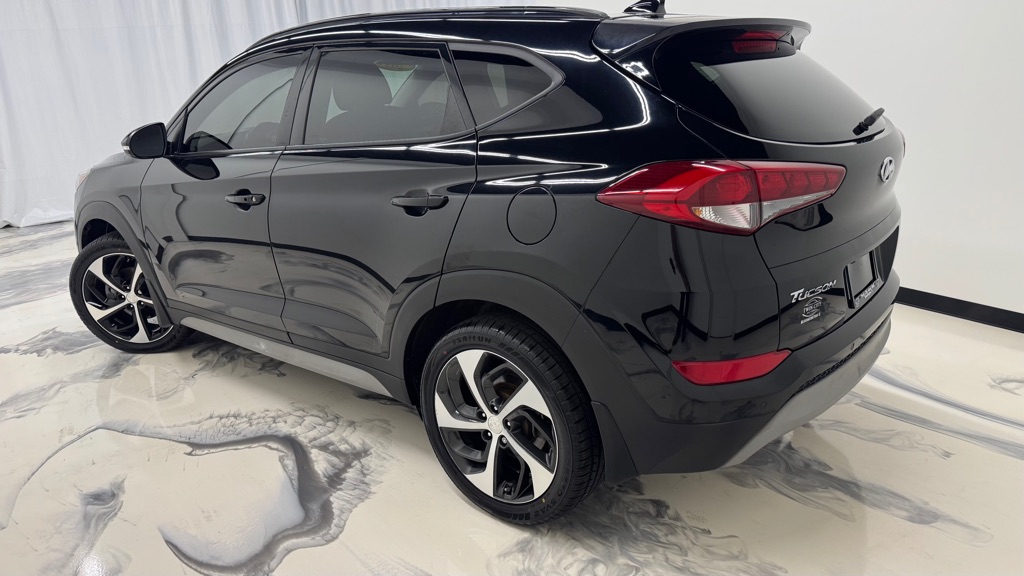 Photo 6 of this HYUNDAI TUCSON