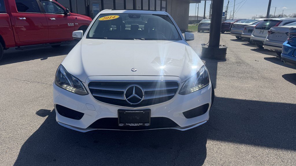 Photo 3 of this MERCEDES-BENZ E-CLASS