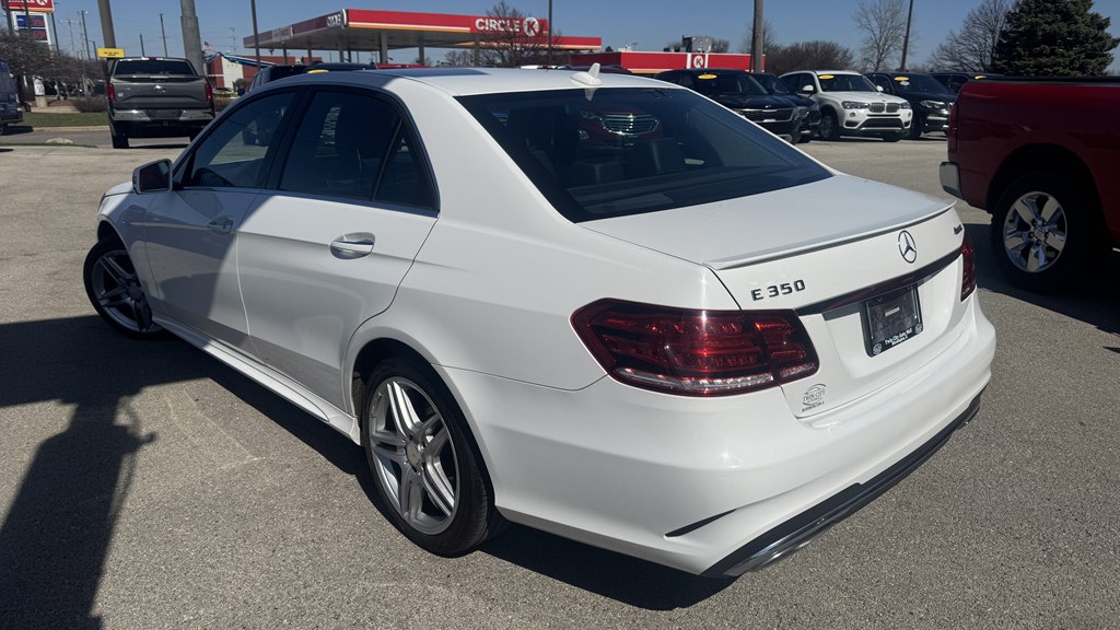 Photo 6 of this MERCEDES-BENZ E-CLASS