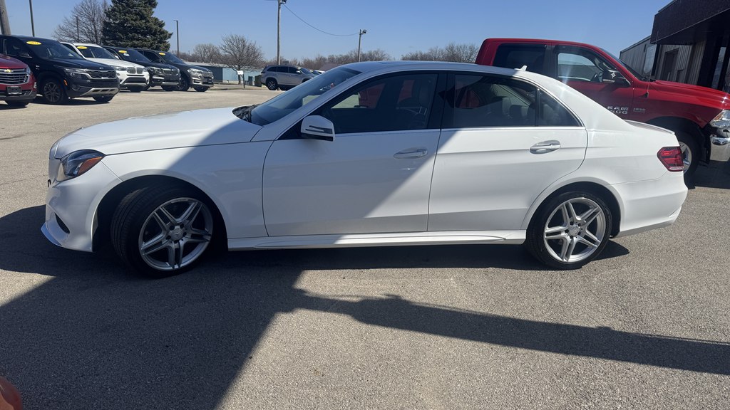 Photo 5 of this MERCEDES-BENZ E-CLASS