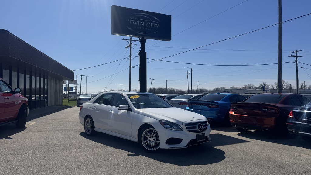 2014 Mercedes-Benz E-Class's photo
