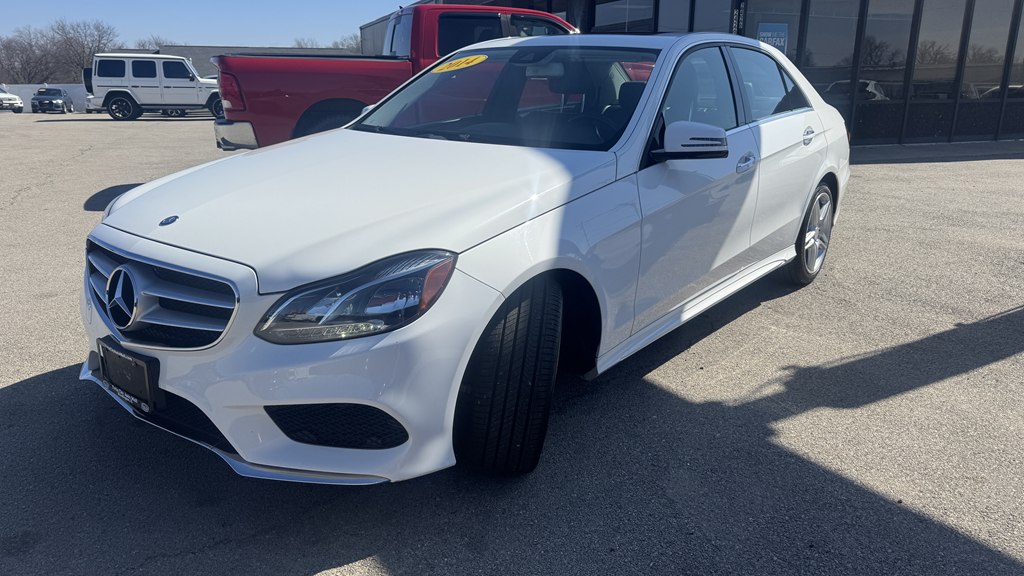 Photo 4 of this MERCEDES-BENZ E-CLASS