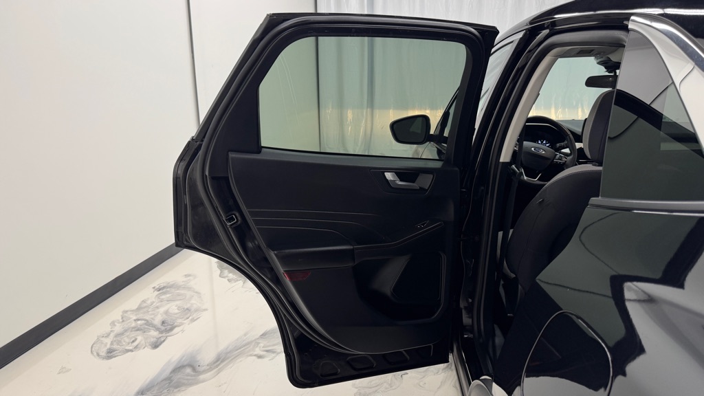 Photo 21 of this FORD ESCAPE