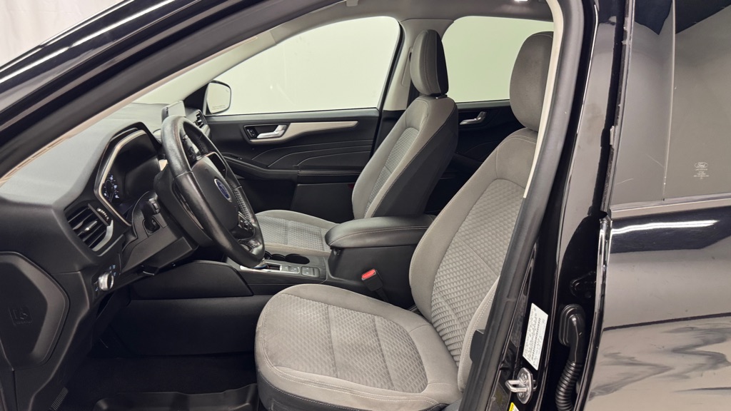 Photo 15 of this FORD ESCAPE