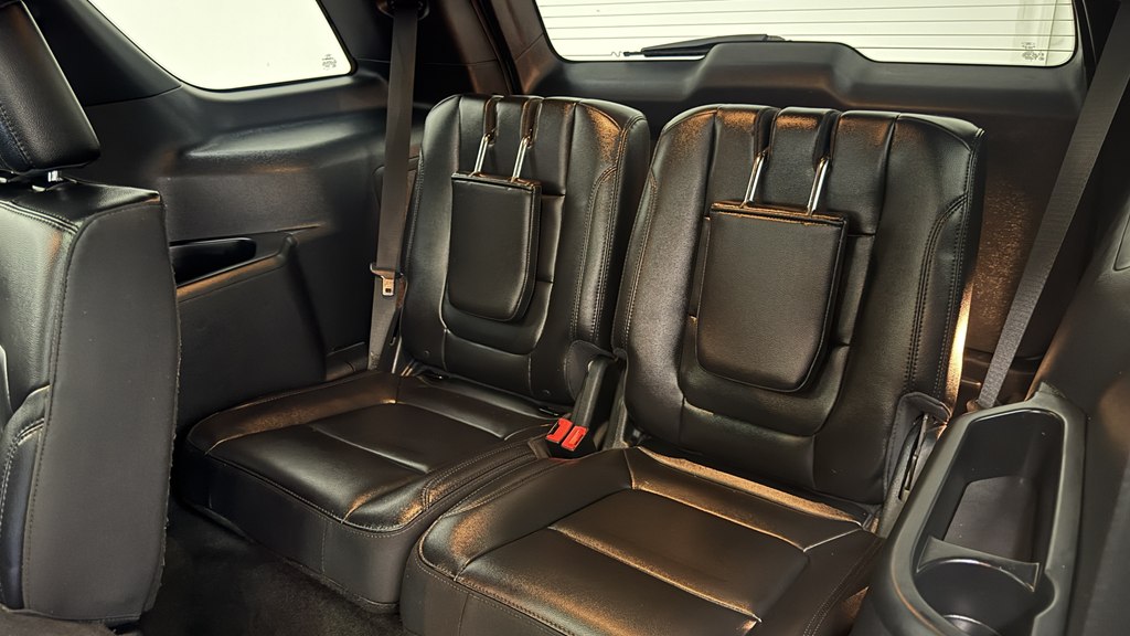 Photo 23 of this FORD EXPLORER
