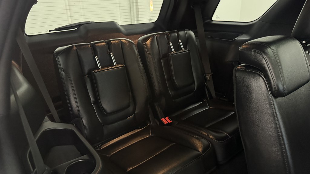 Photo 27 of this FORD EXPLORER