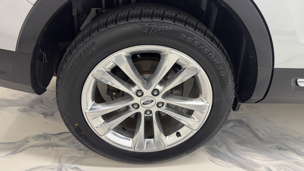 Photo 13 of this FORD EXPLORER
