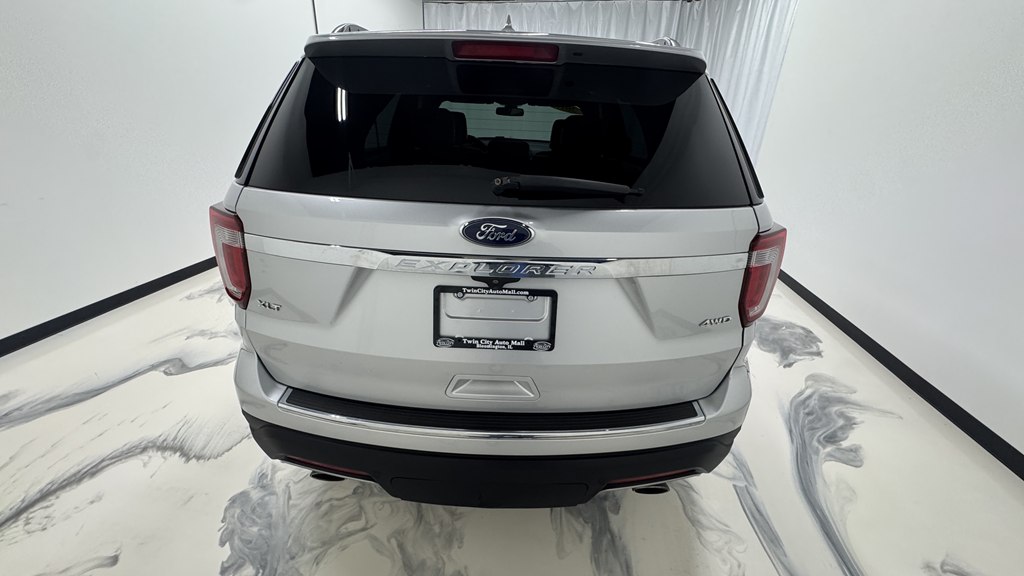Photo 8 of this FORD EXPLORER