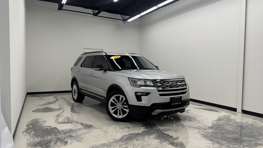 Photo 2 of this FORD EXPLORER