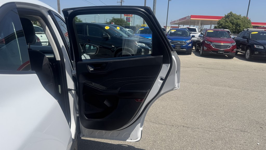 Photo 22 of this FORD ESCAPE
