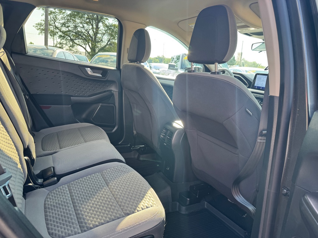 Photo 12 of this FORD ESCAPE
