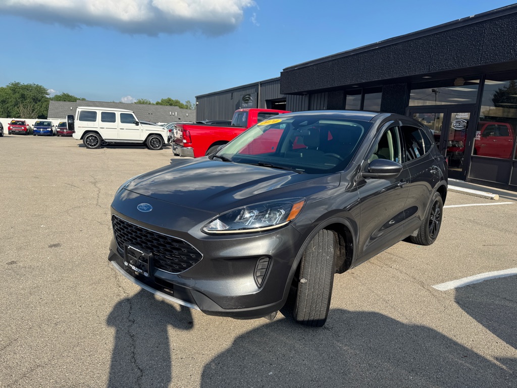 Photo 3 of this FORD ESCAPE