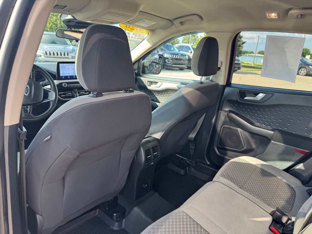 Photo 16 of this FORD ESCAPE