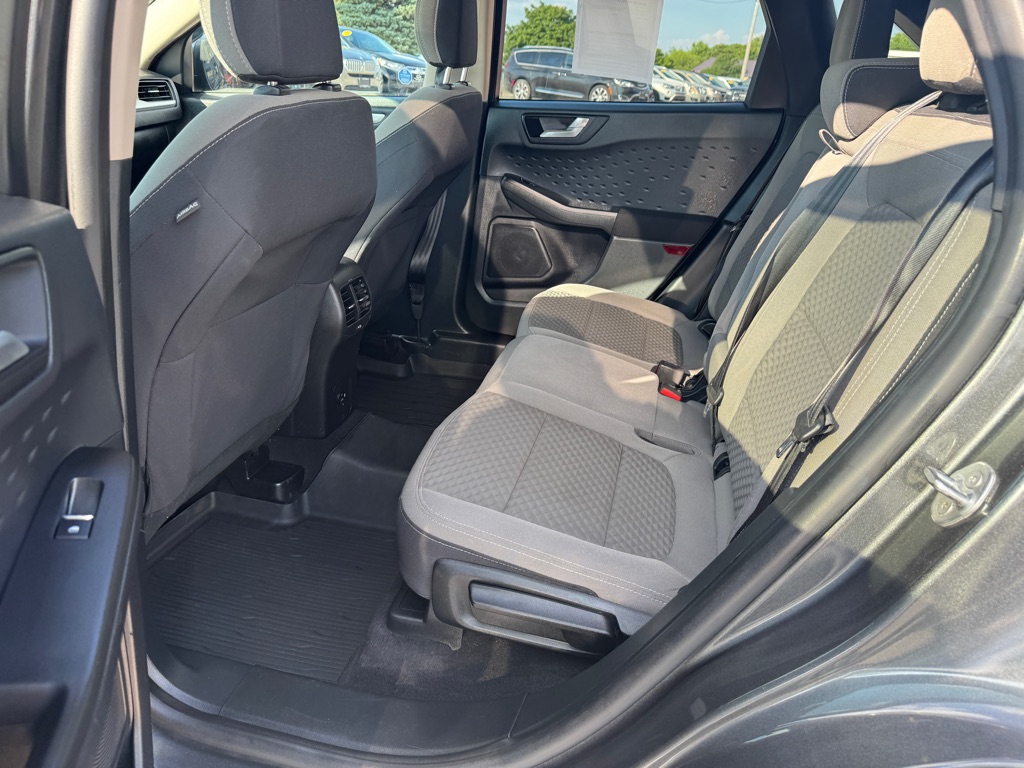Photo 15 of this FORD ESCAPE