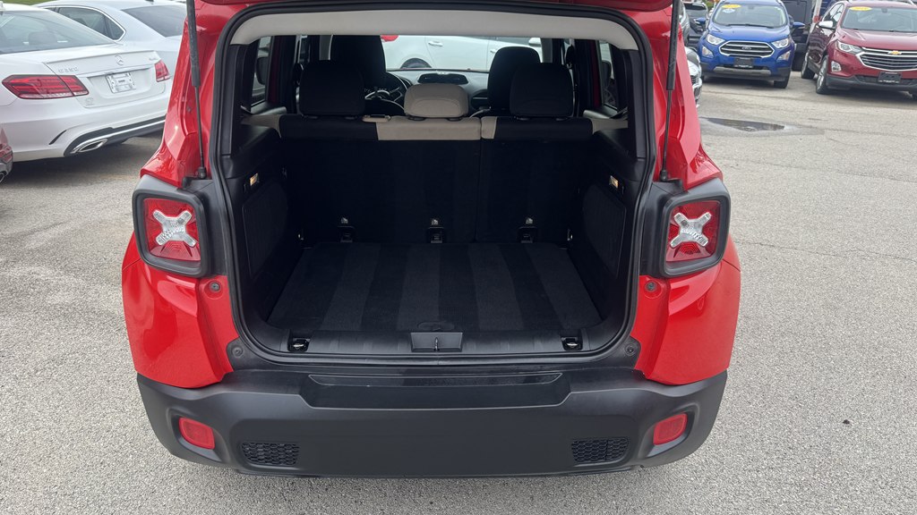 Photo 11 of this JEEP RENEGADE
